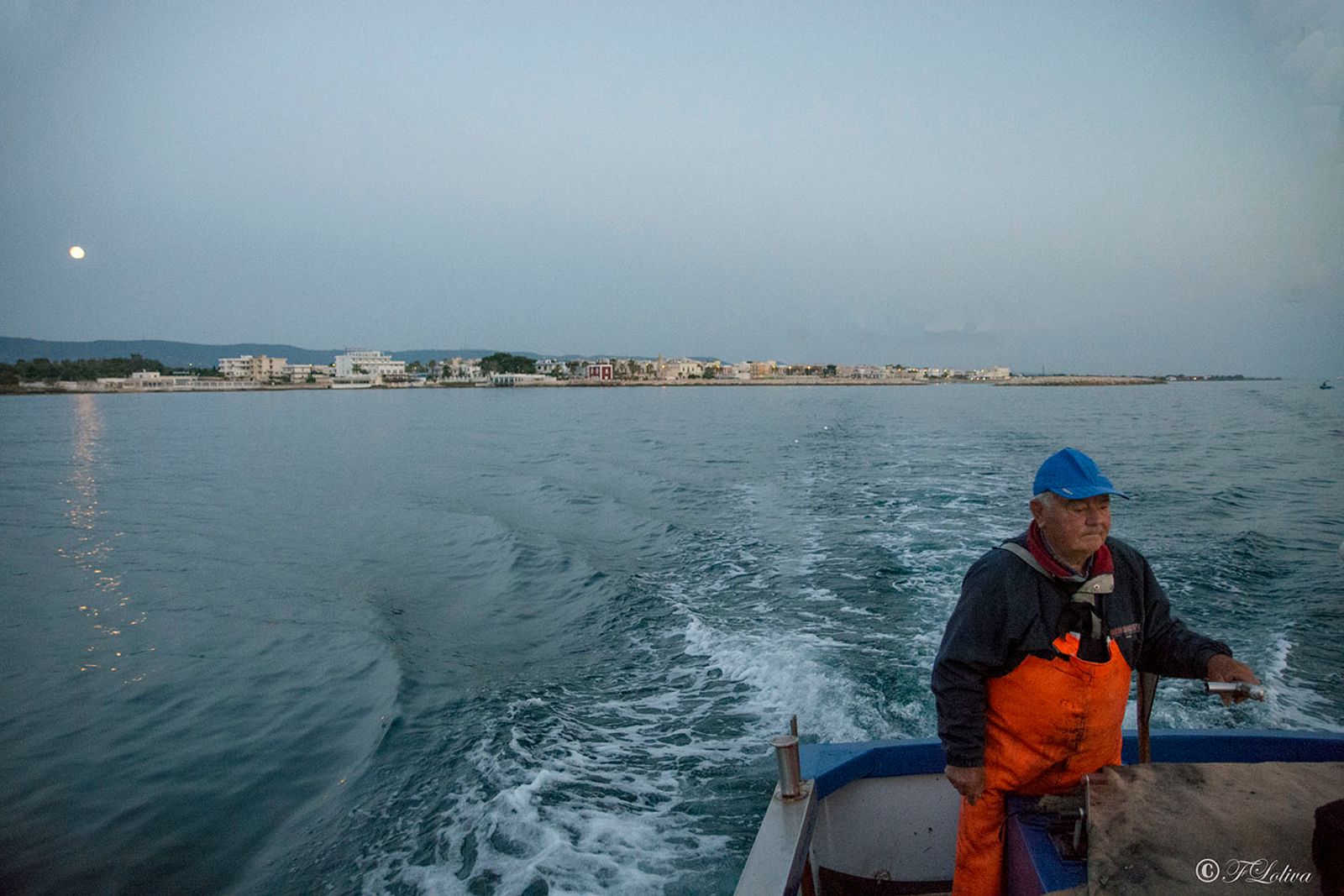 I pescatori sanno che il mare è pericoloso e le tempeste terribili, ma non hanno mai considerato questi pericoli ragioni…