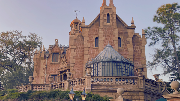 Creepy Haunted Mansion Cast Member Horror Story