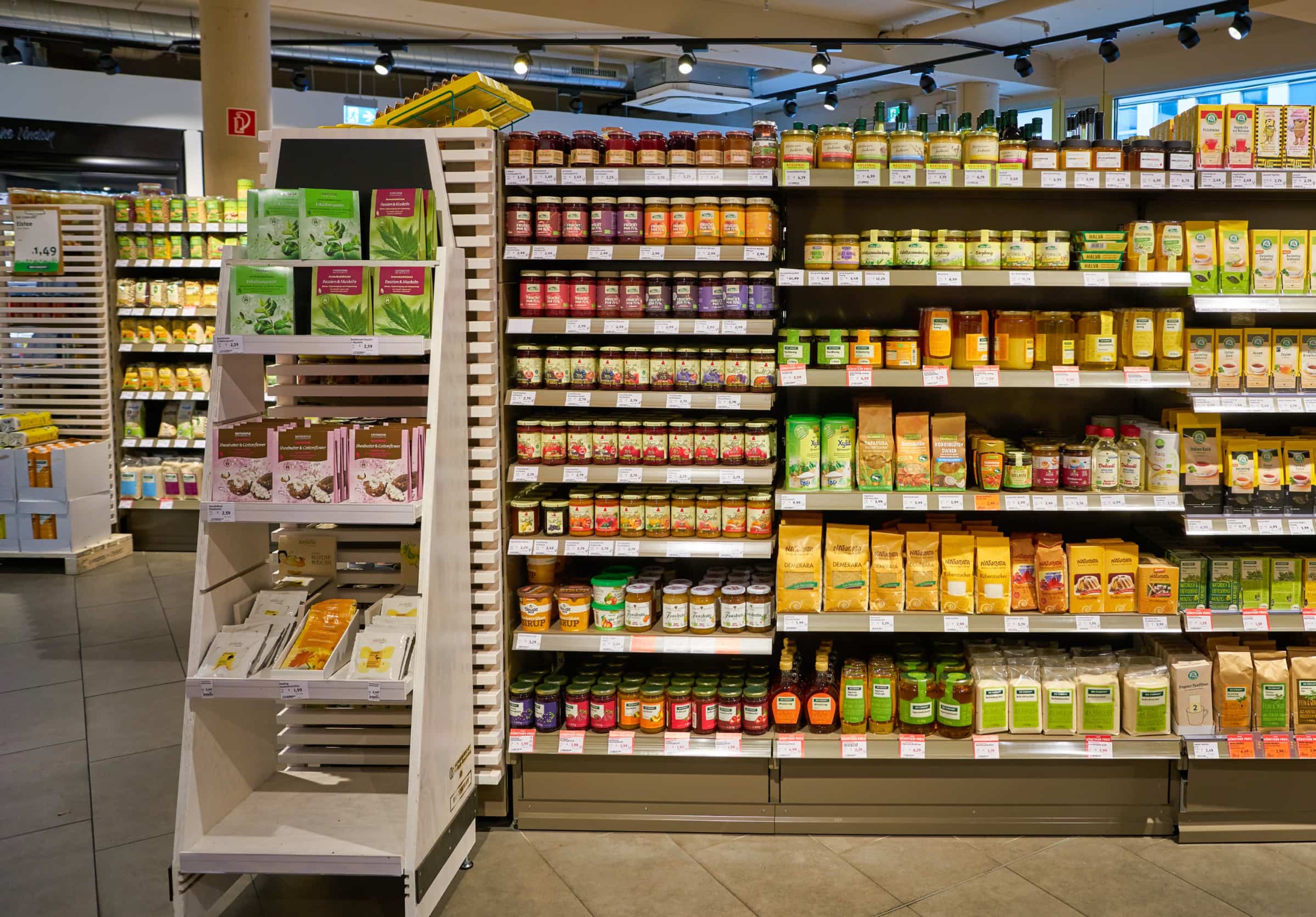 floor display at grocery store