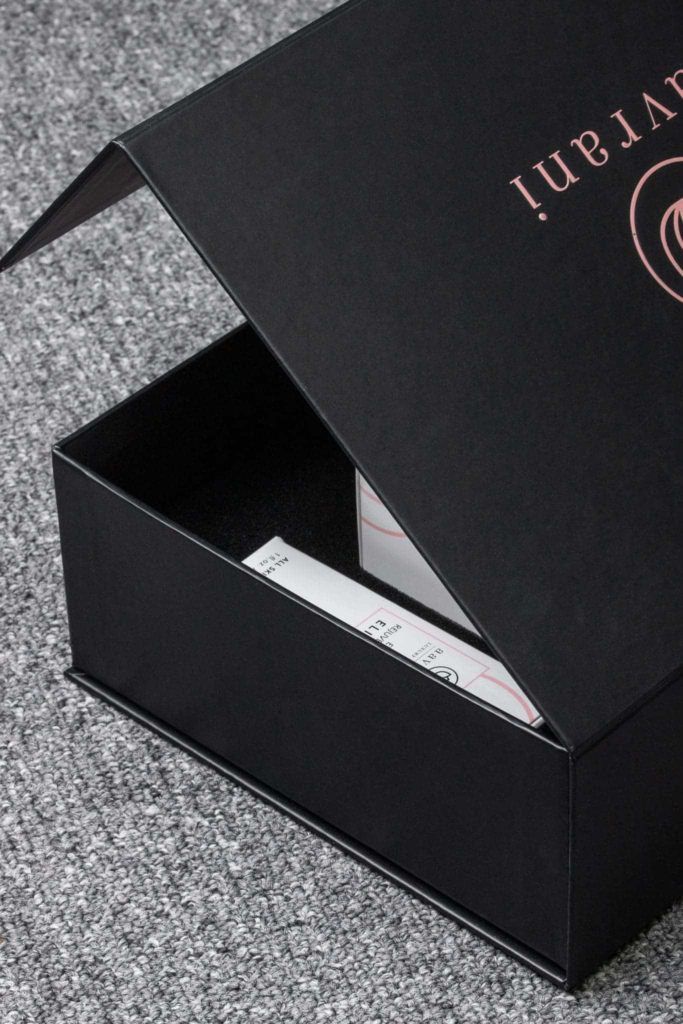 Example of velvety finish on rigid box