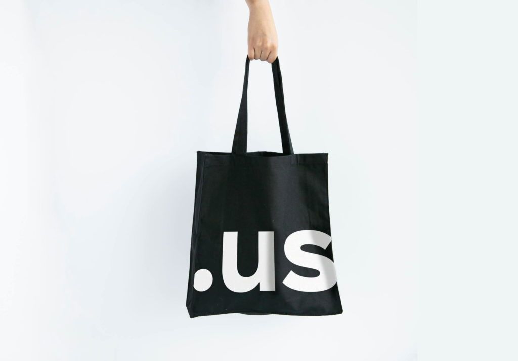 Example of screen printing reusable tote bag