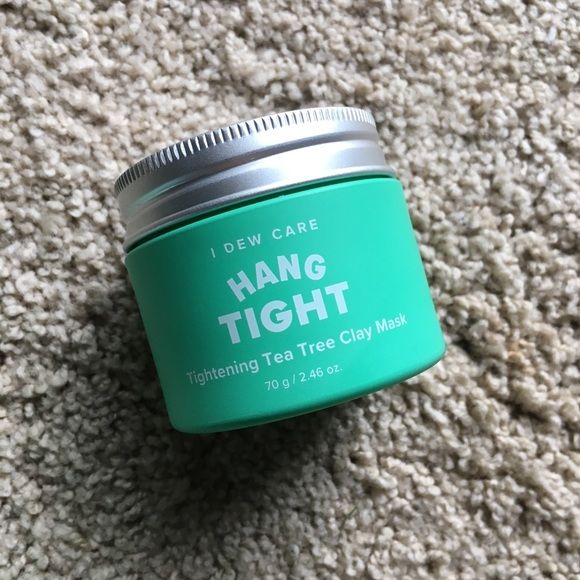 A custom cosmetic box from I Dew Care for its Tea Tree Clay Mask.