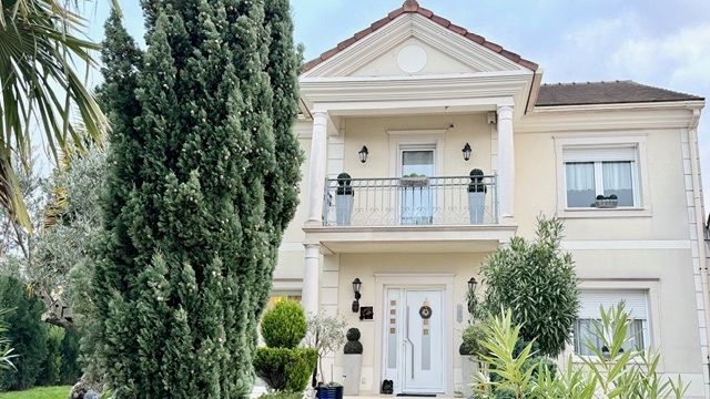Maison 8 pièces 280 m² · à Morangis · 280 m² · 795 000 €