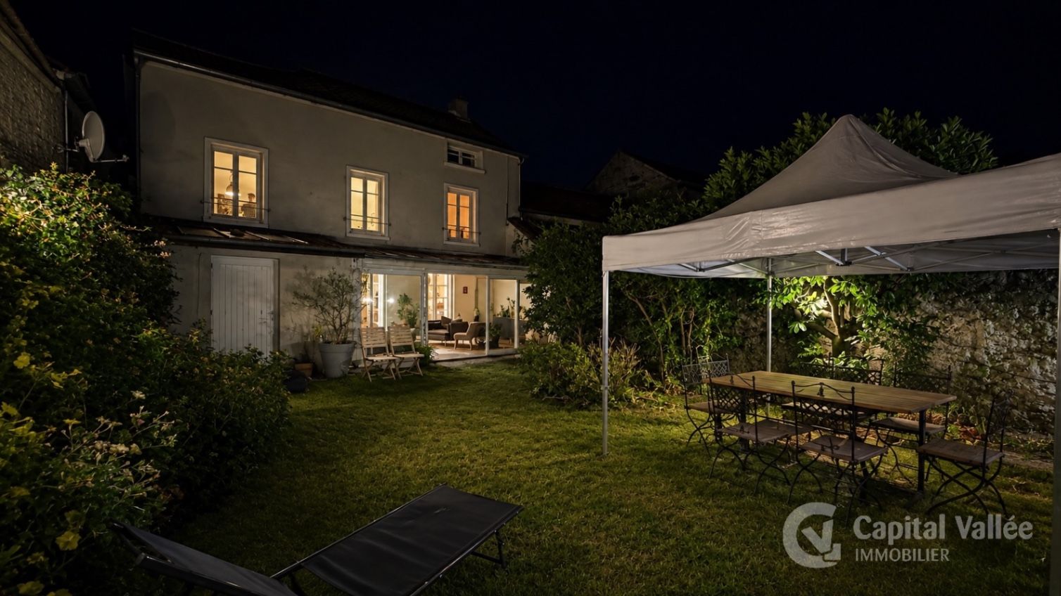 Maison 8 pièces 193 m² · à Charme · 193 m² · 495 000 €