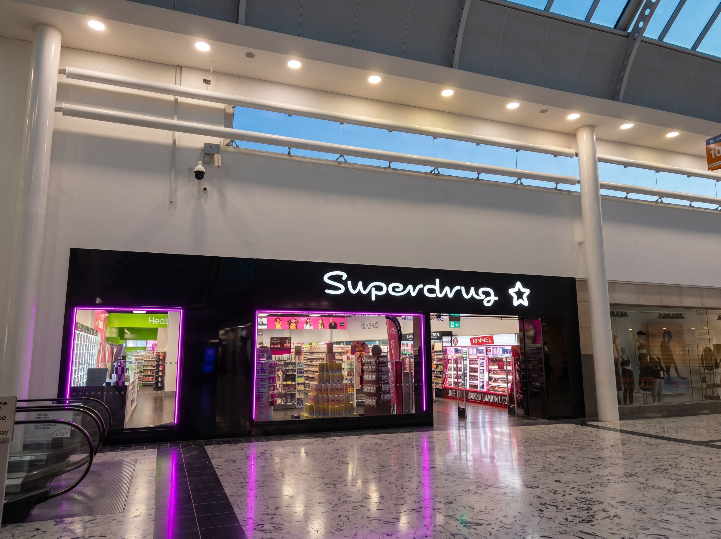 Photo of retail shop front at Superdrug, Clydebank