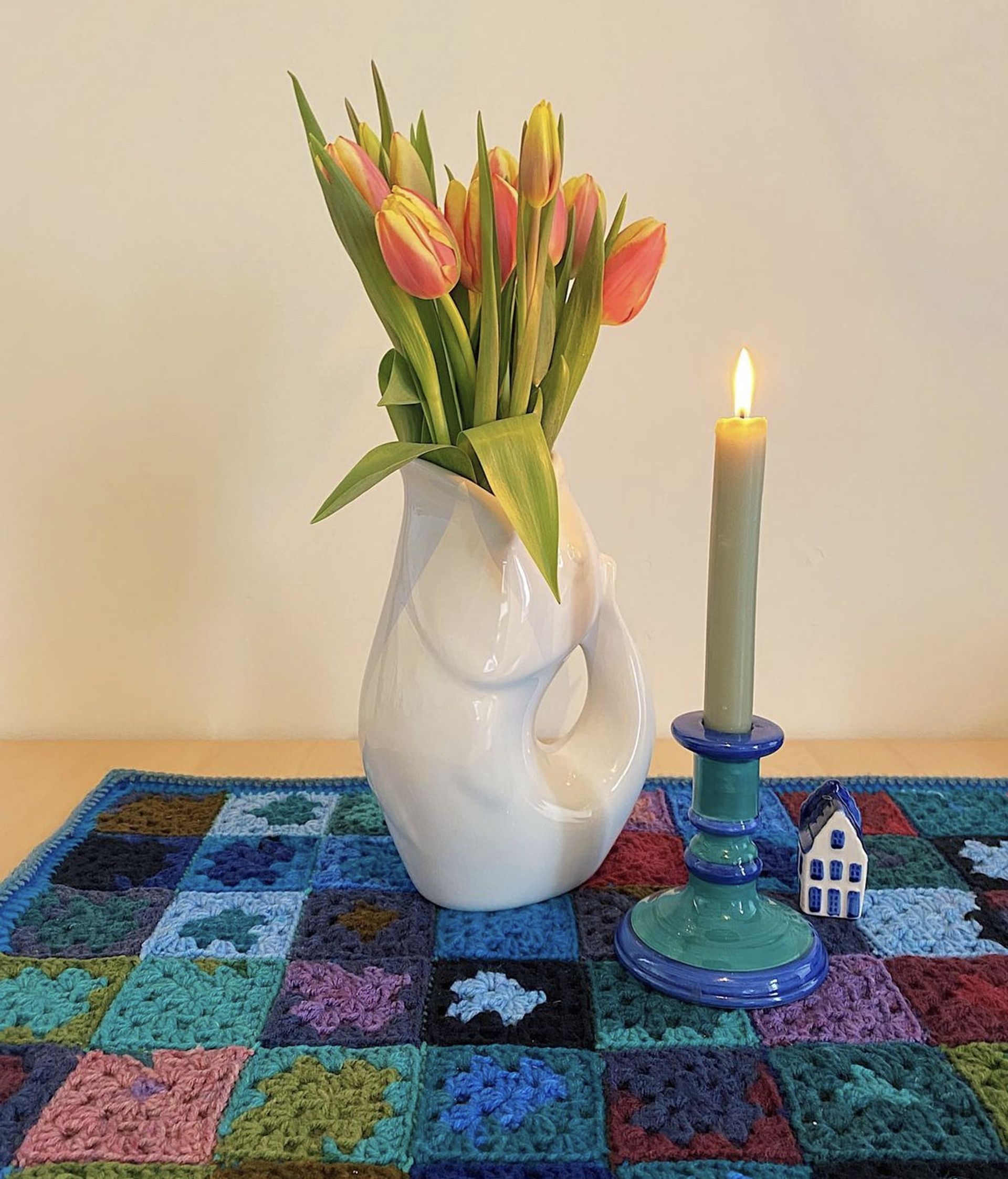 Crochet table runner
