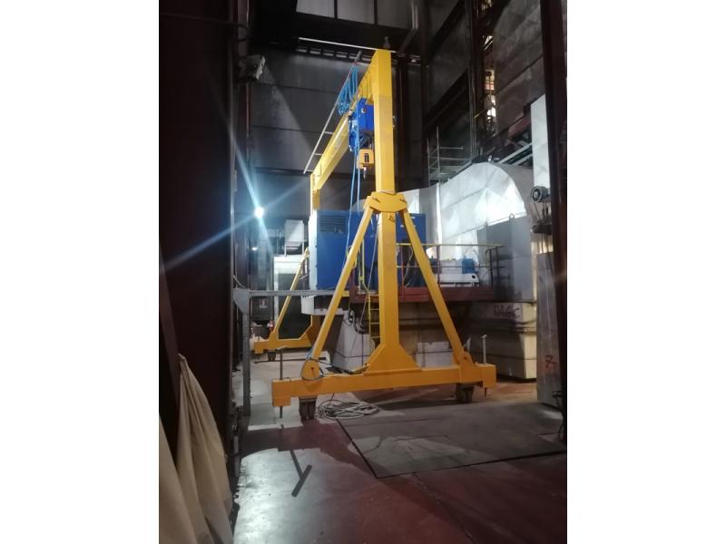 Gru a portale in acciaio mobile su ruote da 6.000 kg
