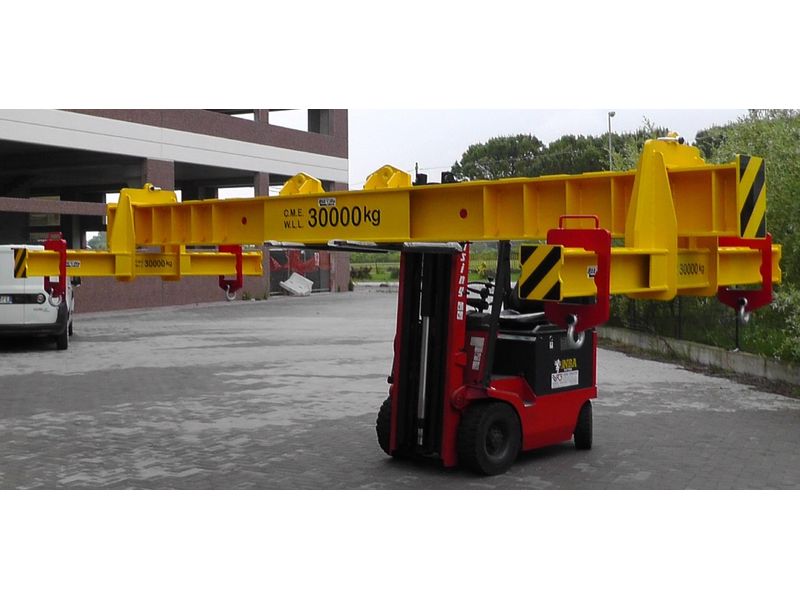 Adjustable H-frame lifting beam 30 t