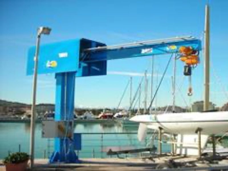 1 t boat-hauling crane