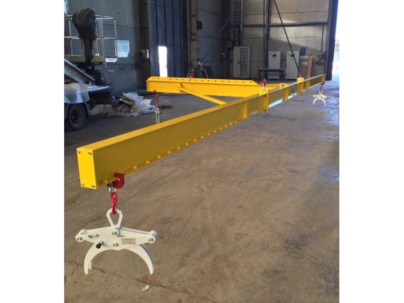 T-shaped lifting beam with pipe clamps