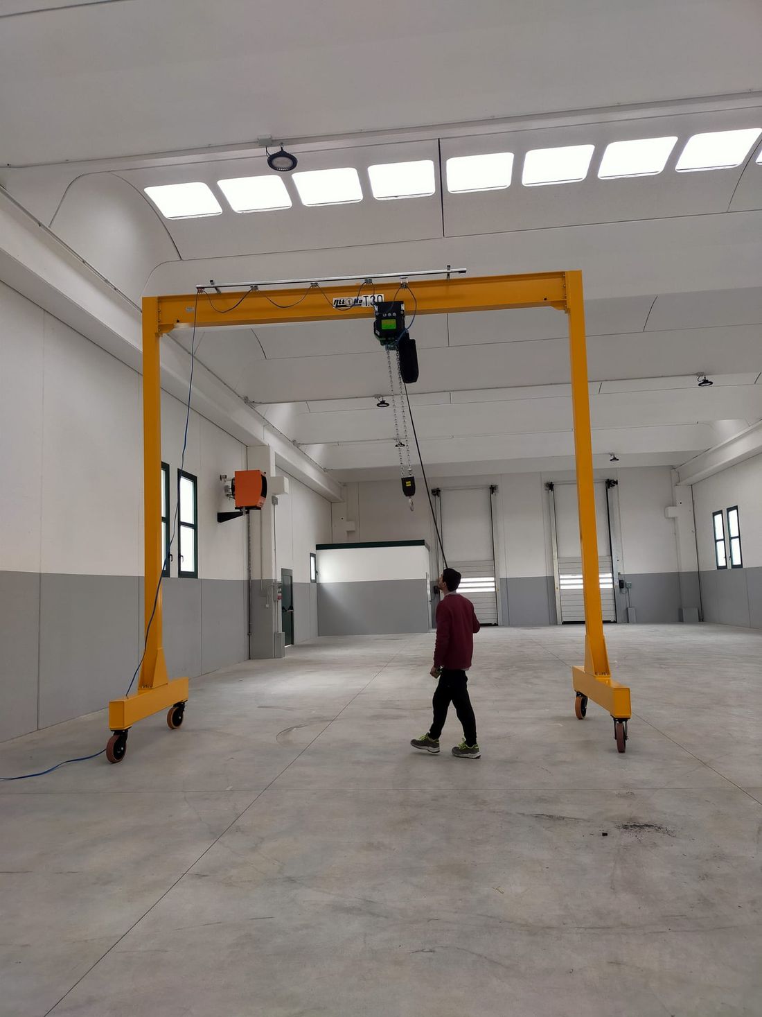 Gru a portale a cavalletto in ferro su ruote da 3.000 kg