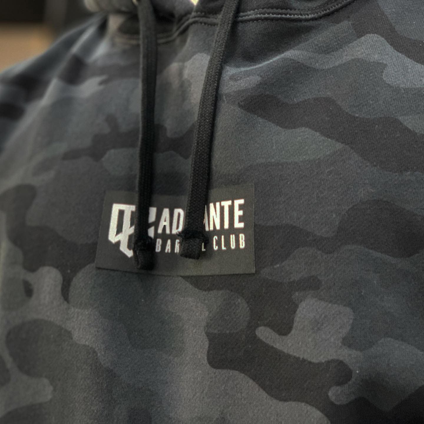 Adelante More Kilos Hoodie — Detail