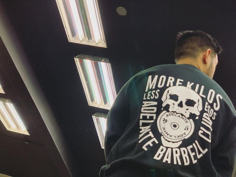 Adelante More Kilos Hoodie — Gym Shot