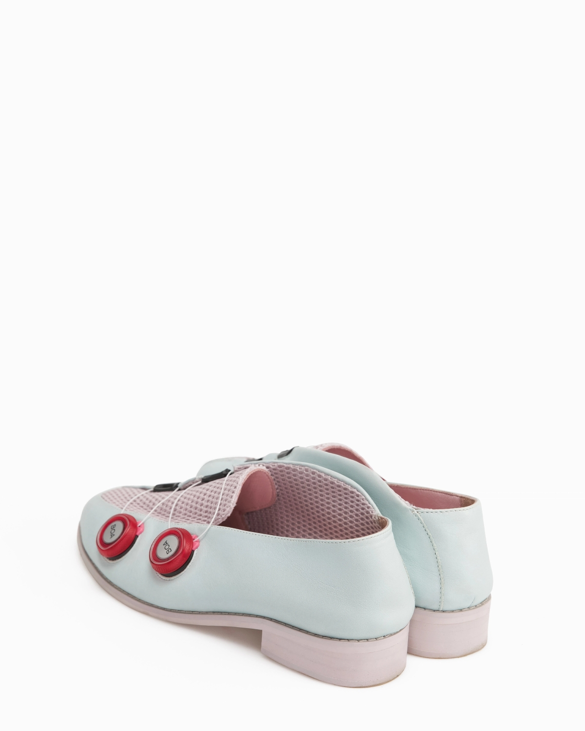 chöke twist lock shoes secondary image