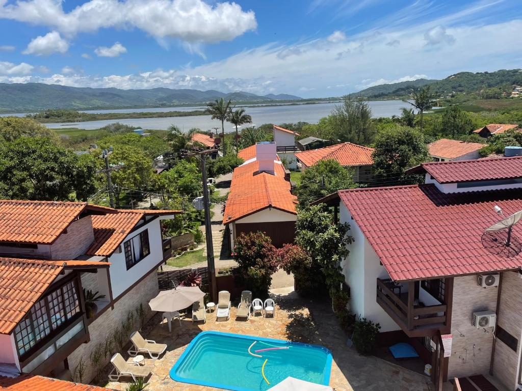 Vista aérea de la Pousada Las Ondas y la laguna