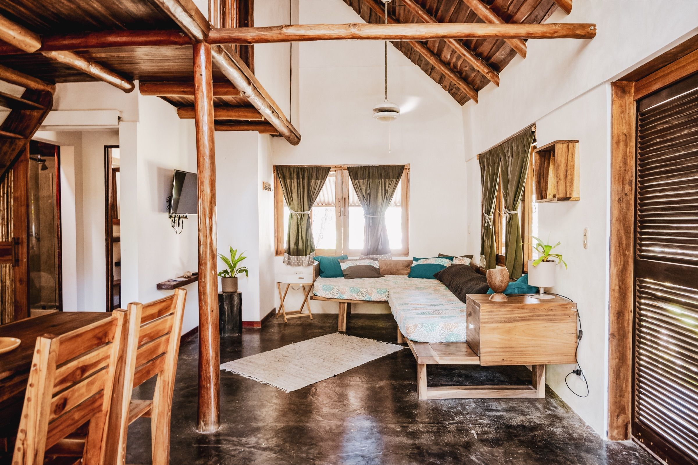 Living y comedor de una casa en Santa Teresa