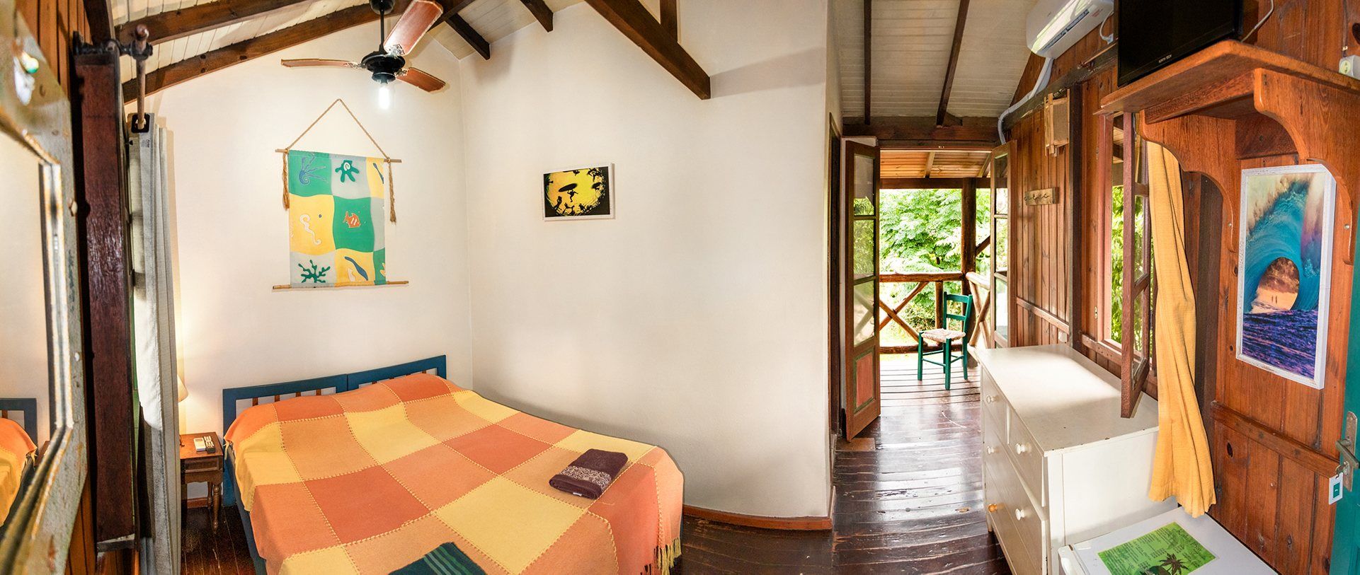 Habitación de la Pousada Kalúa con salida al balcón