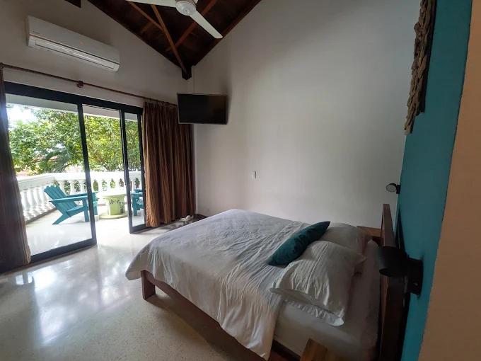 Habitación con salida al exterior en Tamarindo
