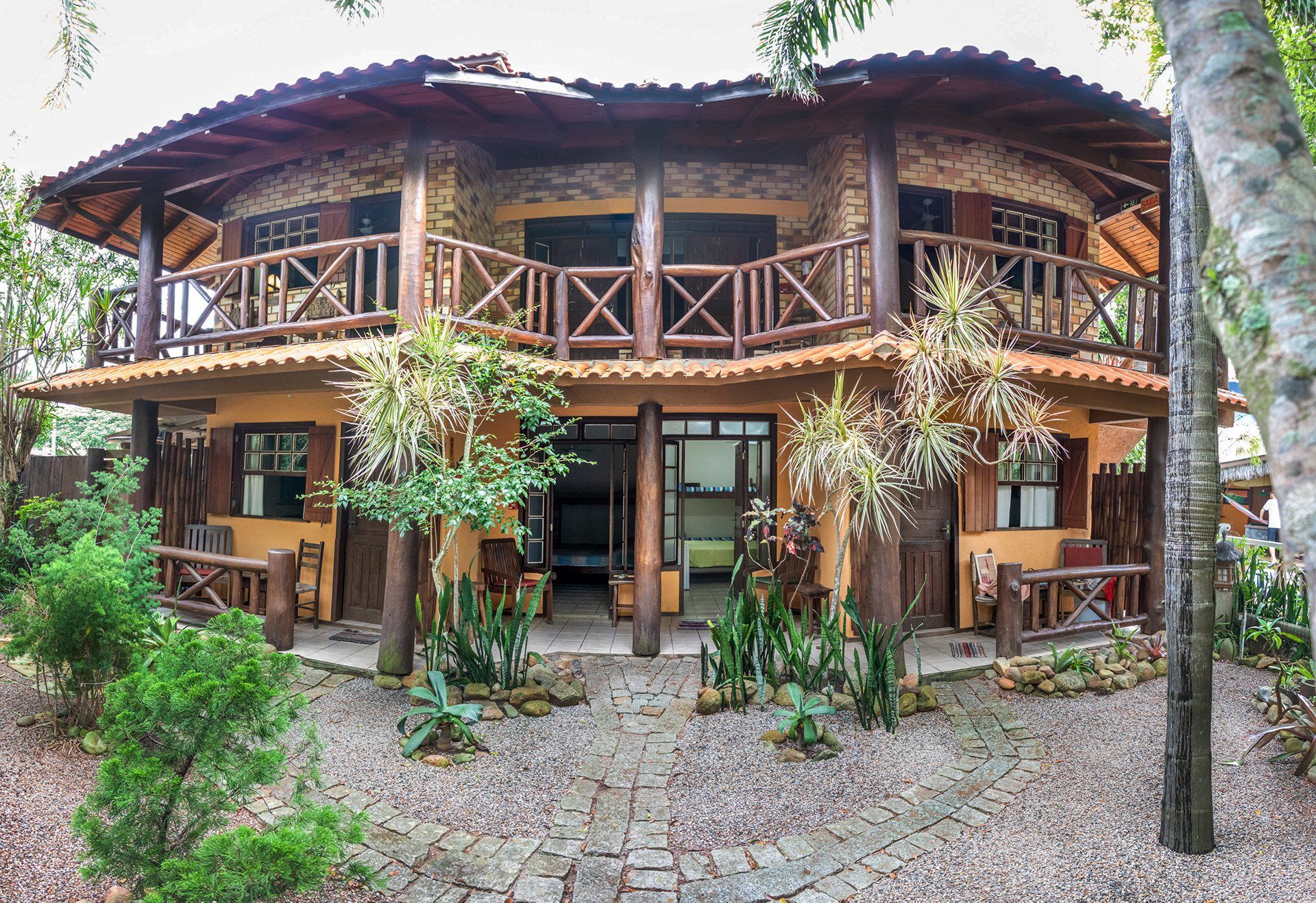 Edificio de los cuartos de la Pousada Kalúa