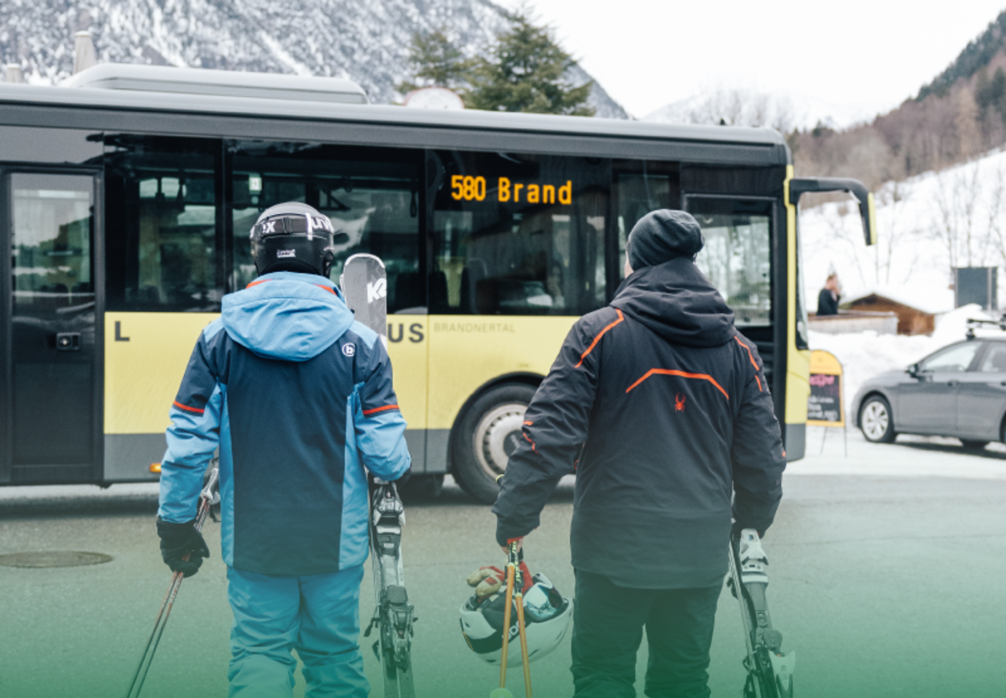 Mit dem Bus zum Skifahren ins Brandnertal
