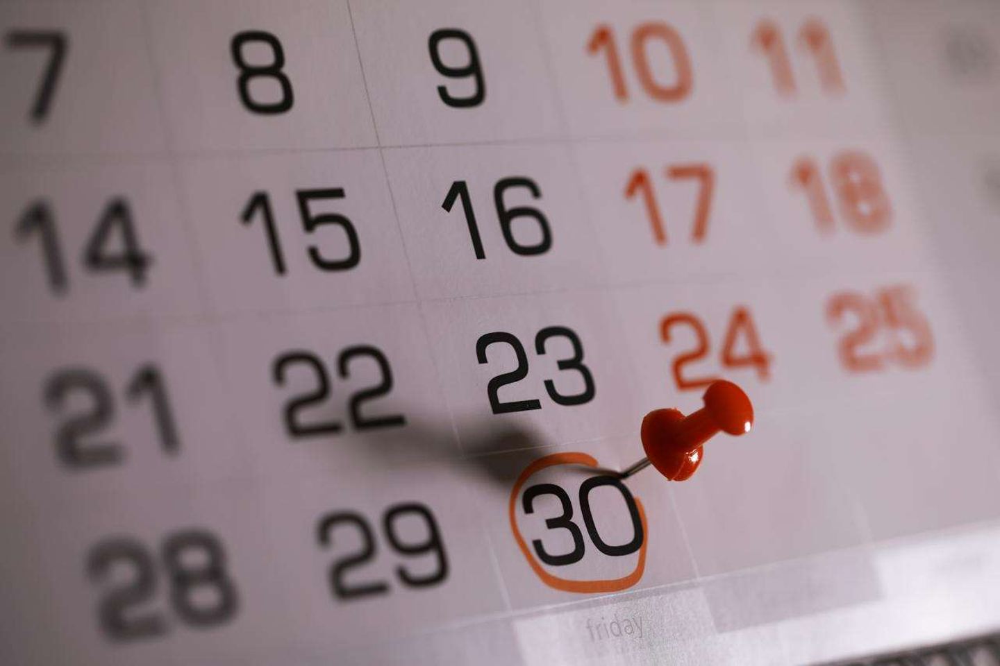 Government Pushes to Complete Back Pay for Public Workers by End of April