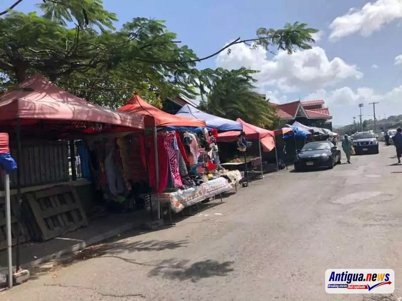 PM Warns Roadside Vendors to Improve Structures and Orderliness