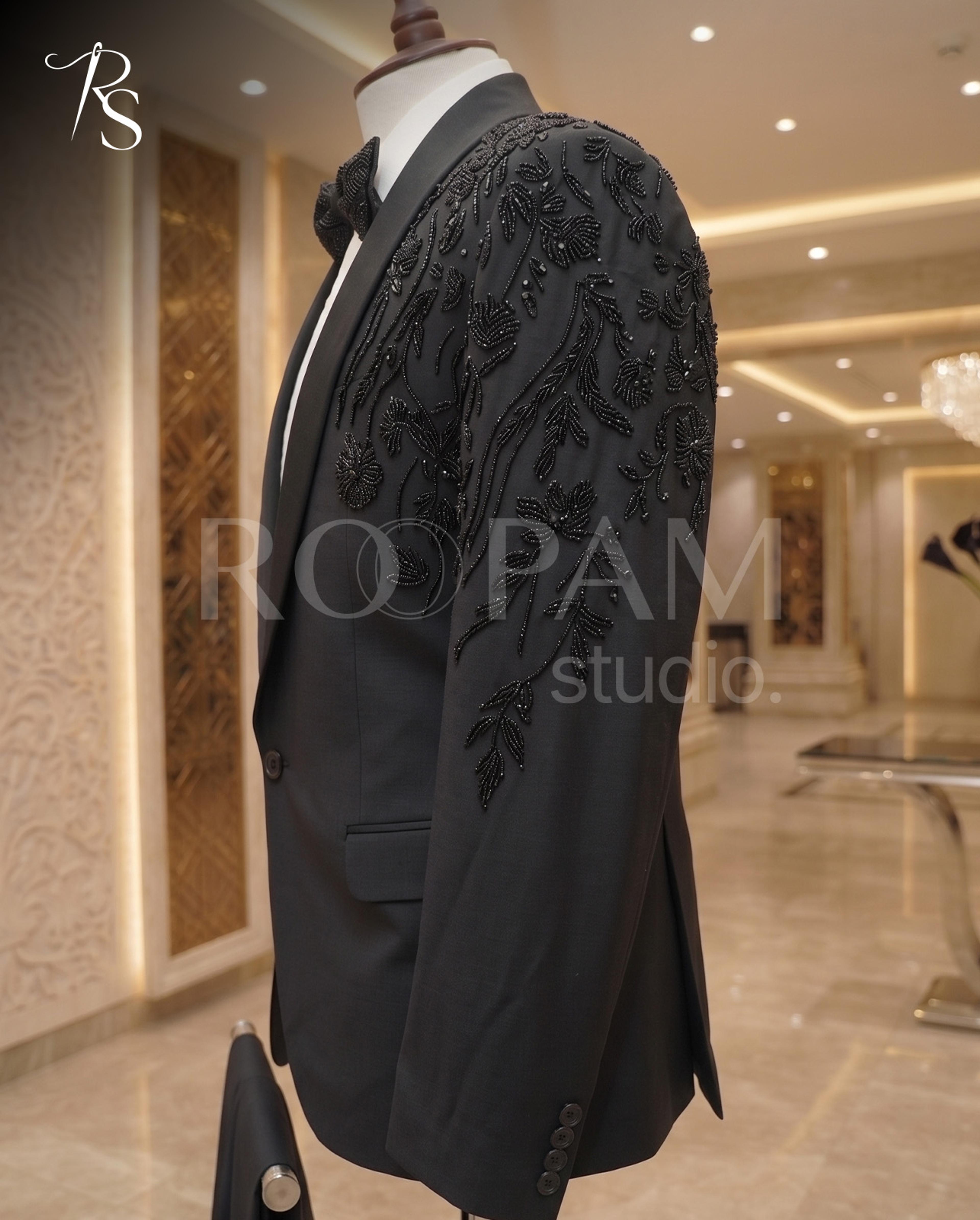 Premium Black Asymmetrical Beaded Tuxedo Suit (2-Piece) - Thumbnail 3