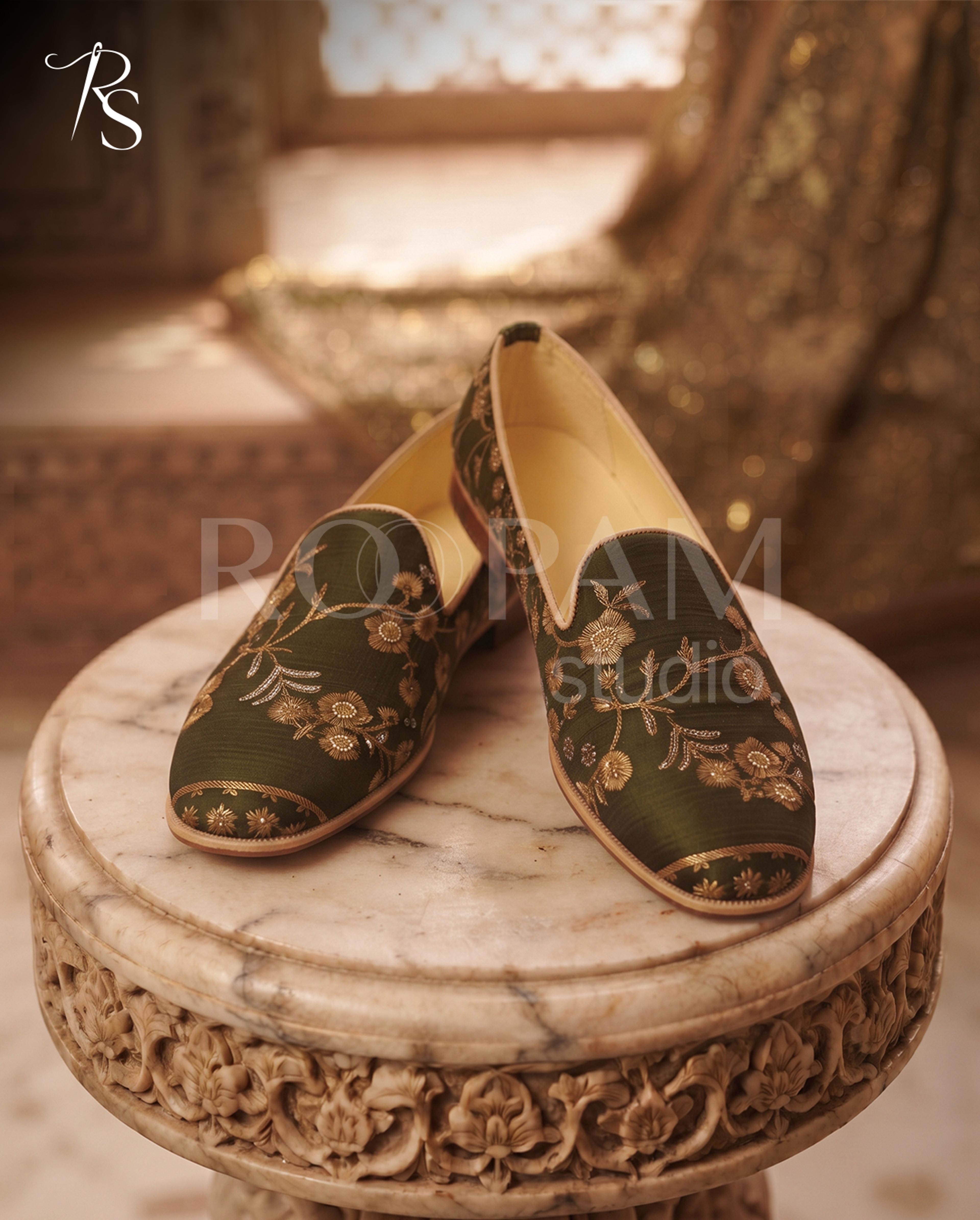 Emerald Vine Embroidered Loafers - Thumbnail 2