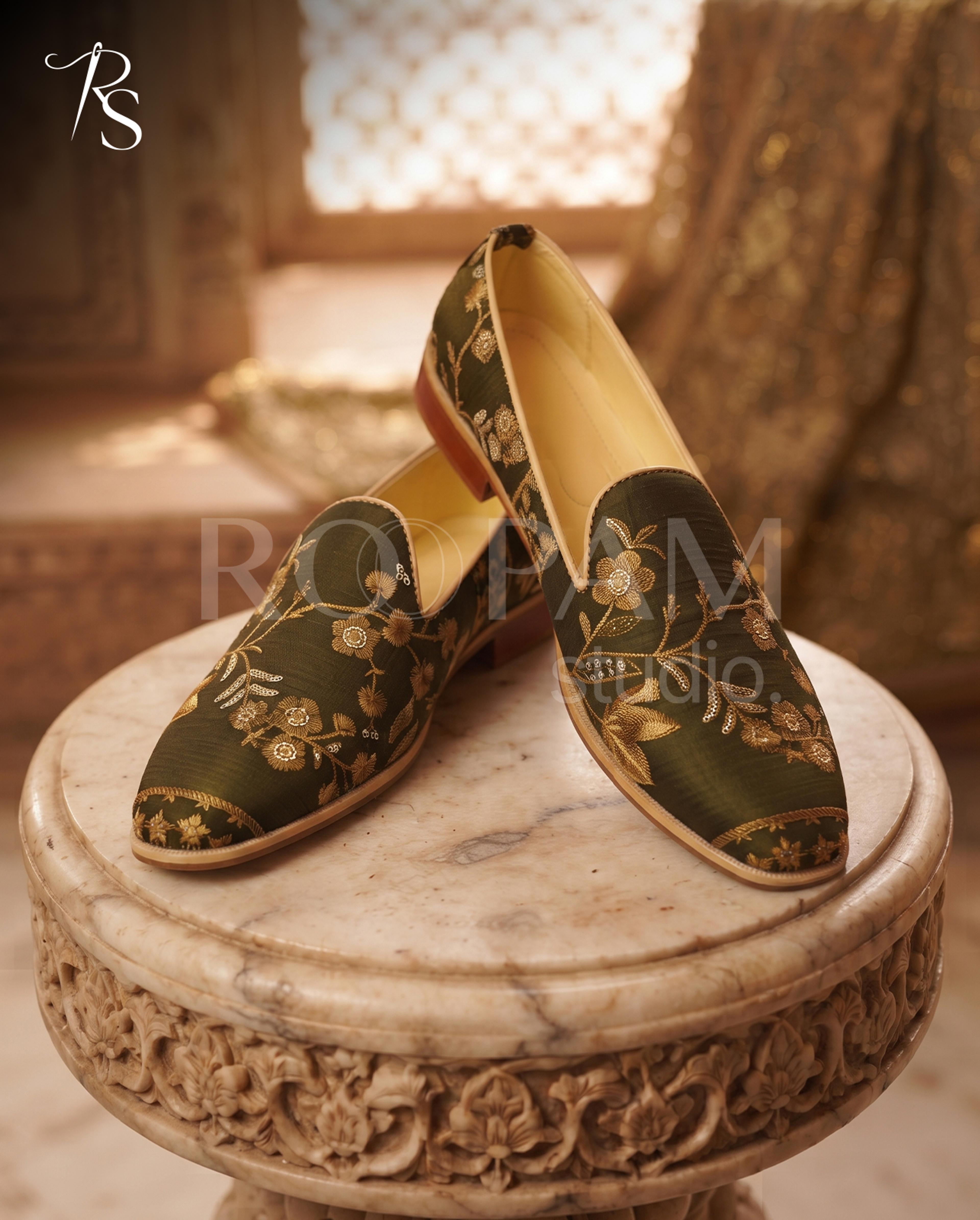 Emerald Vine Embroidered Loafers - Thumbnail 3