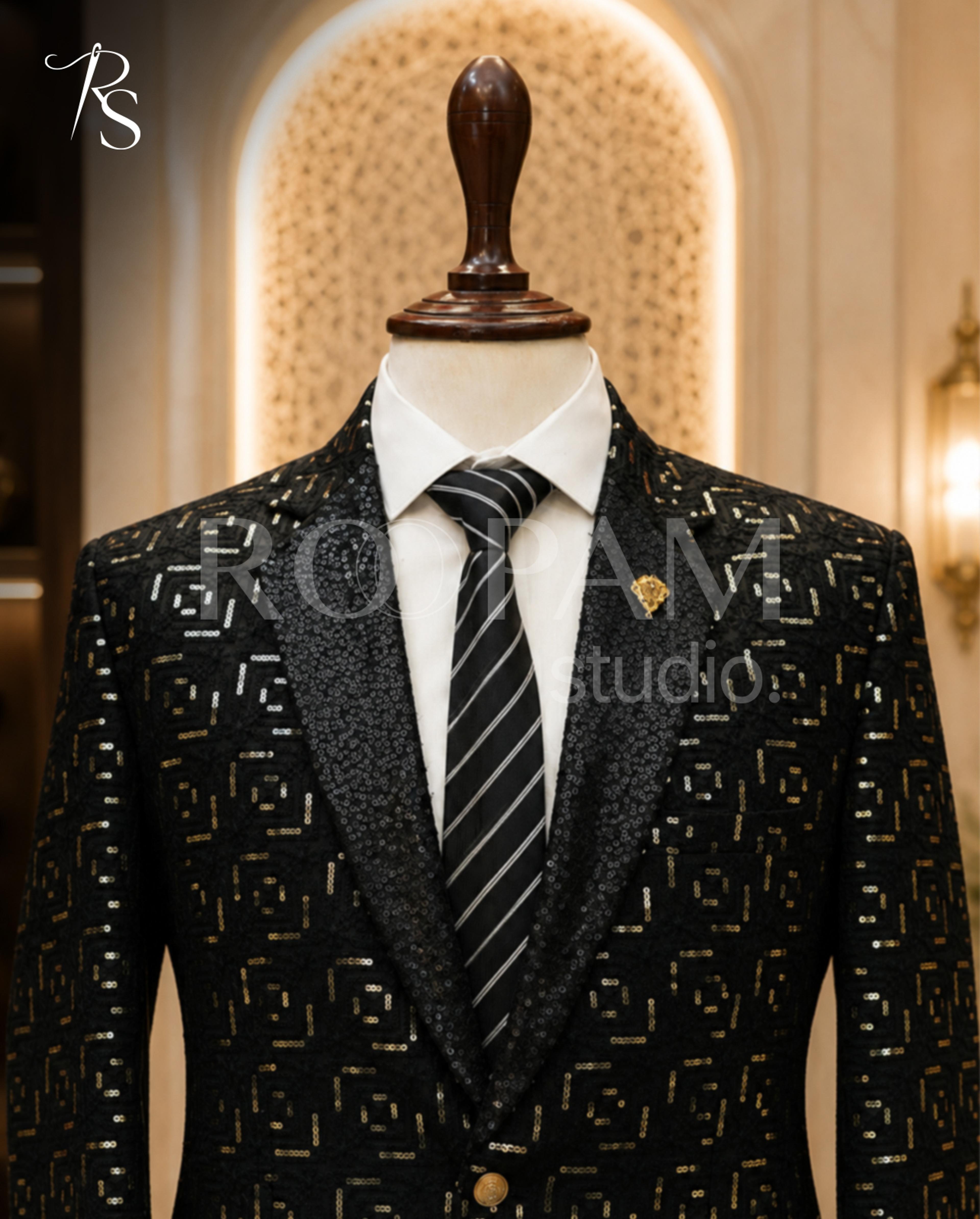 Glamorous Black & Gold Patterned 2-Piece Suit - Thumbnail 2