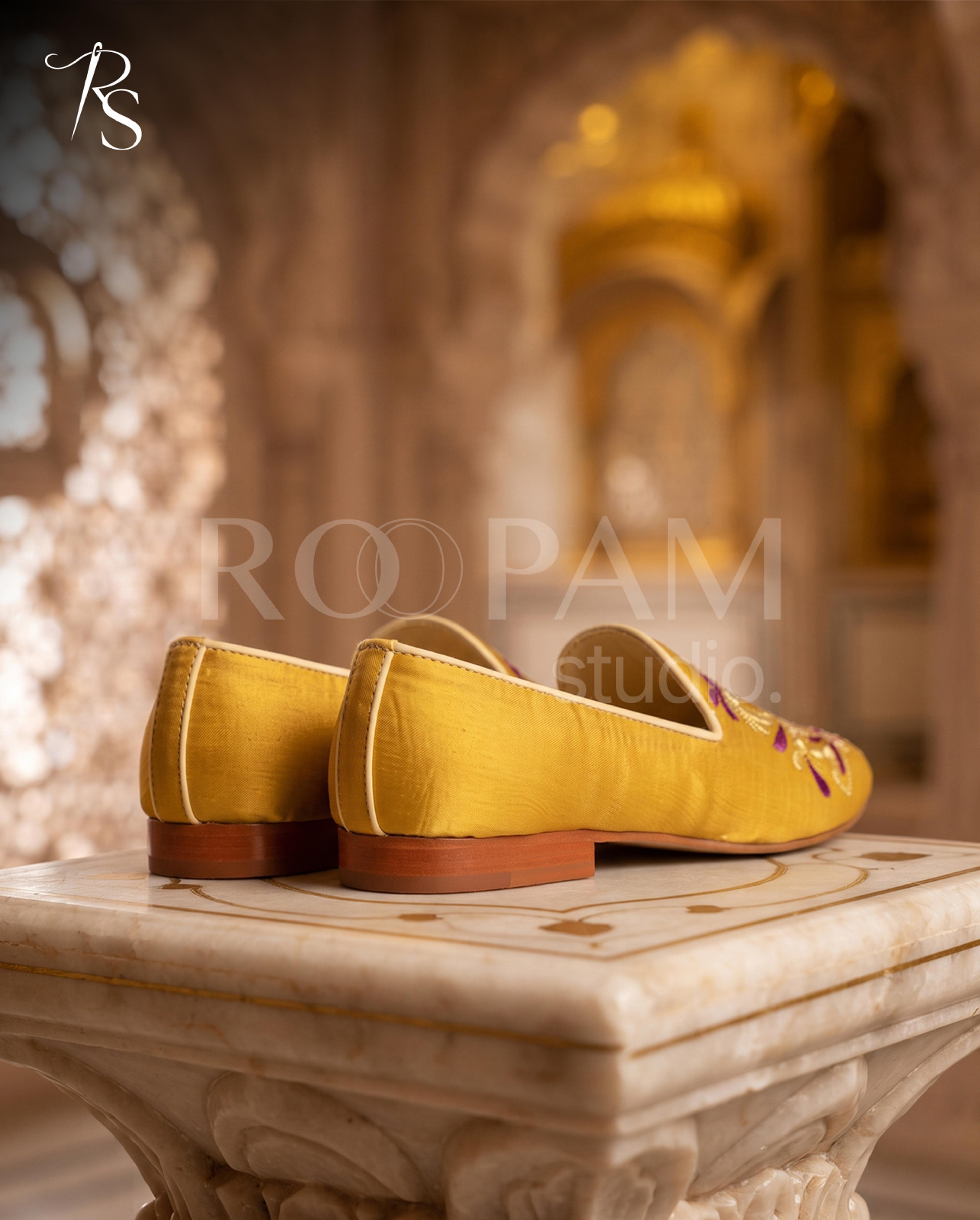 Saffron Bloom Embroidered Loafers - Thumbnail 2
