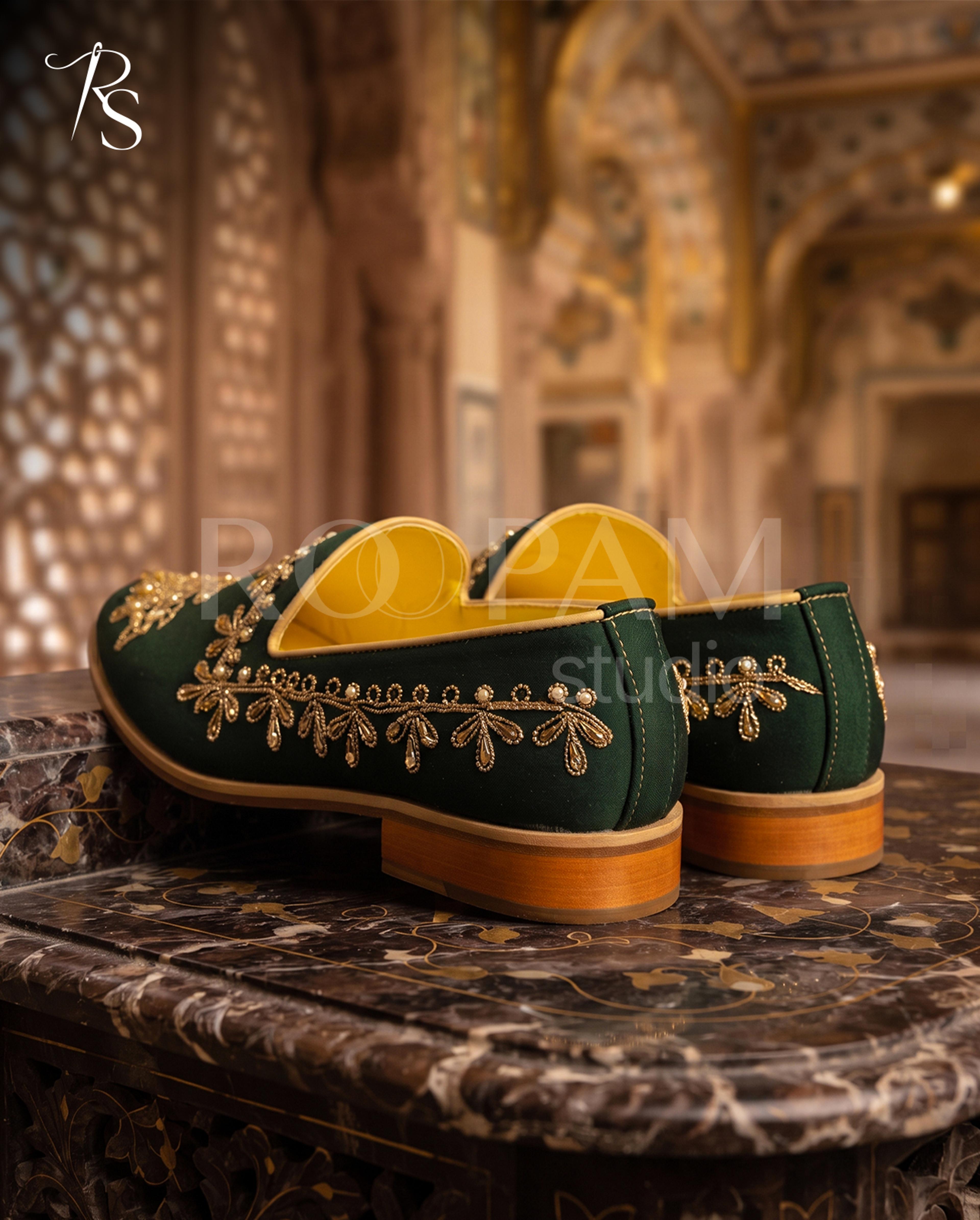 Emerald Pearl Motif Embroidered Loafers - Thumbnail 3