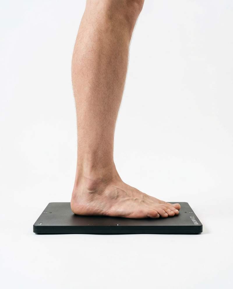 Bare foot on a pressure-mapping sensor plate