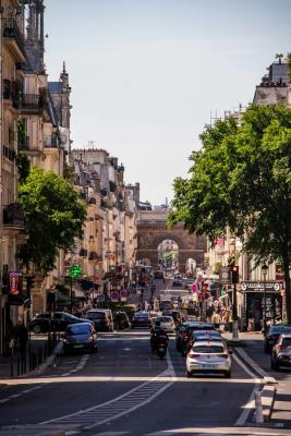 L’Arc de Triomphe dans la lumière de fin de journée