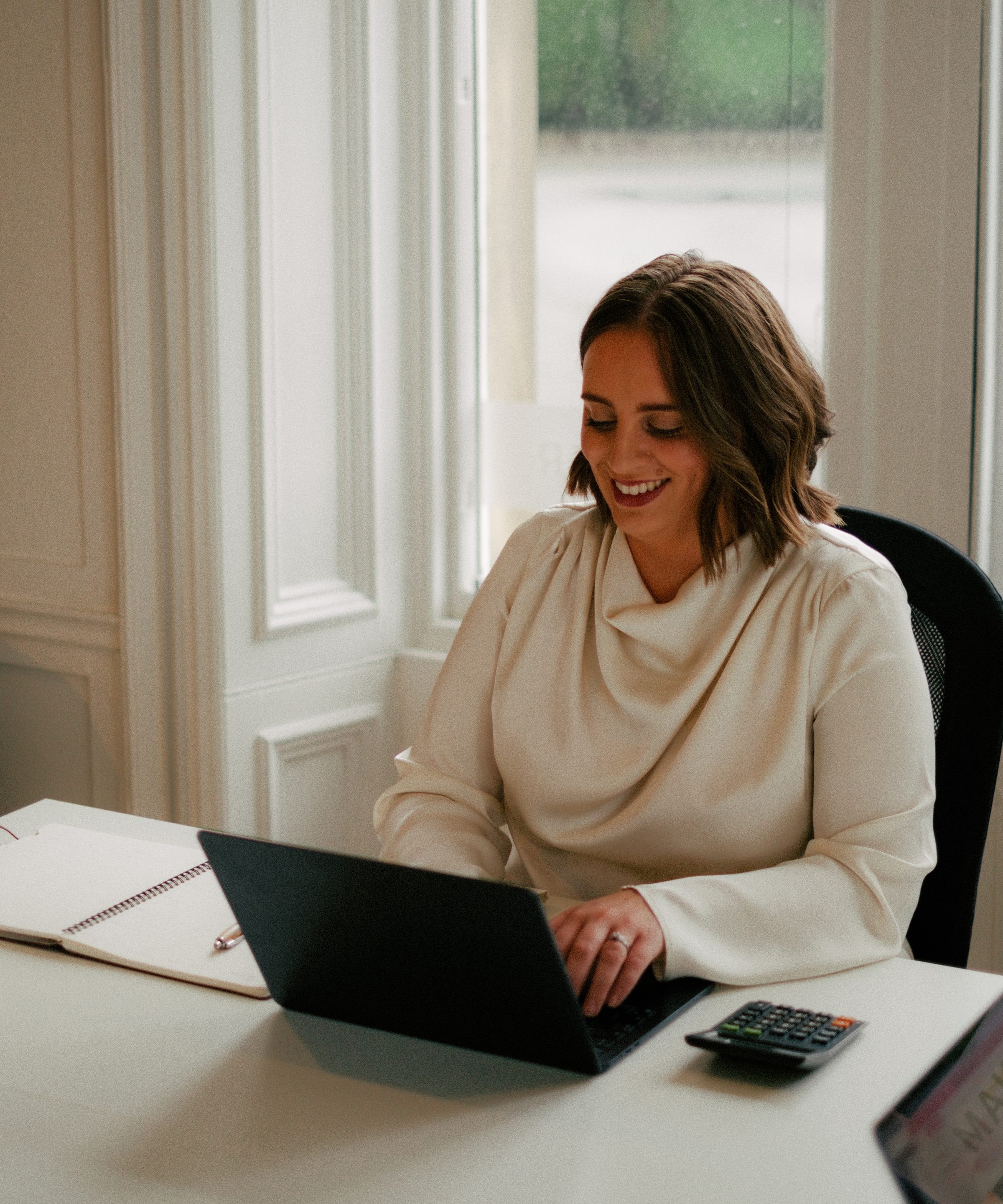 girl working on laptop