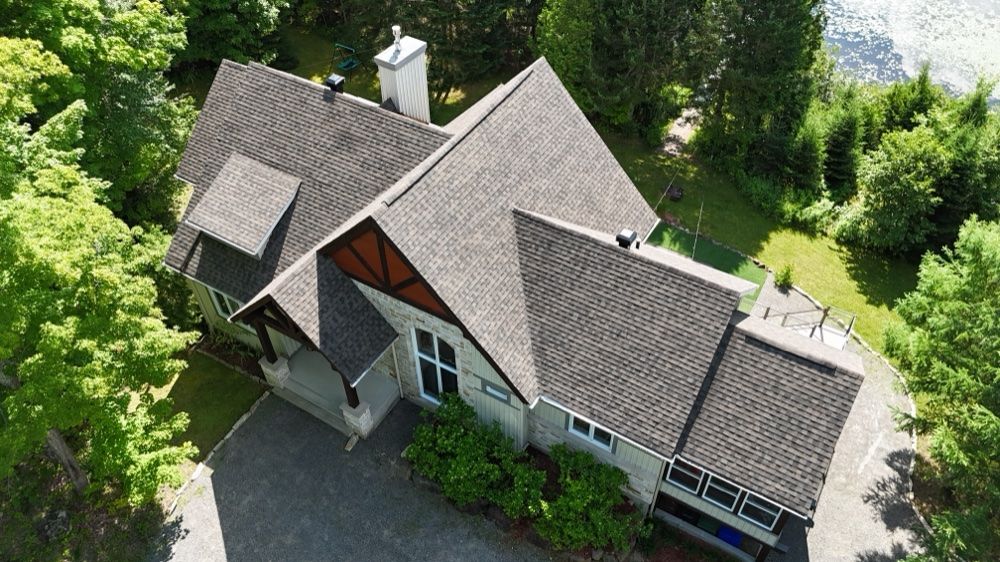 Réparation et entretien de toiture par les artisans experts de Construction & Toiture Provencher