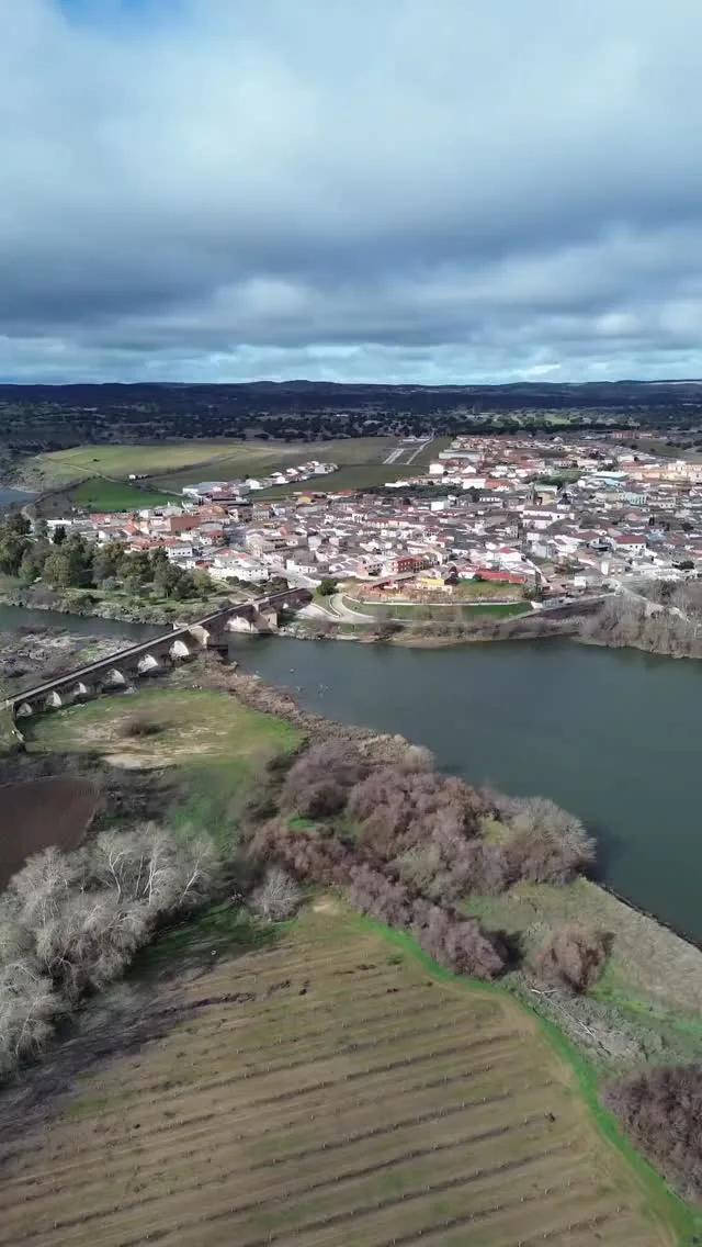 Calles y oficio cerámico en El Puente del Arzobispo