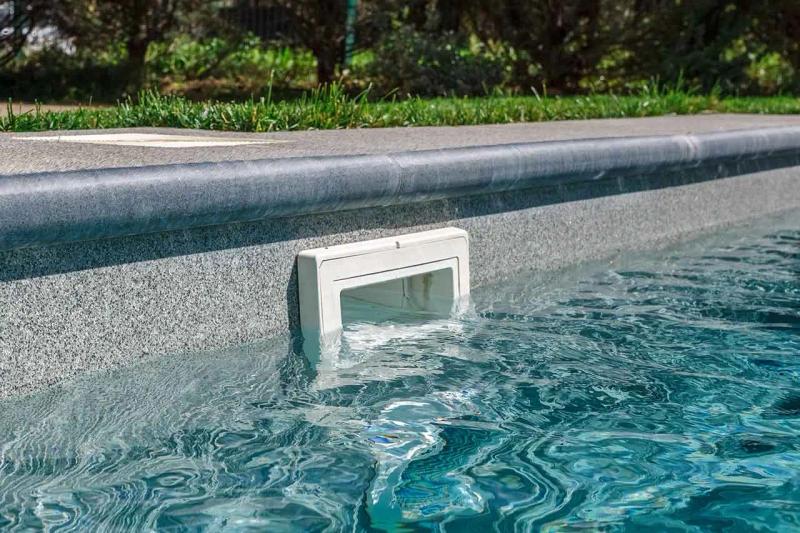 a rectangular pool skimmer