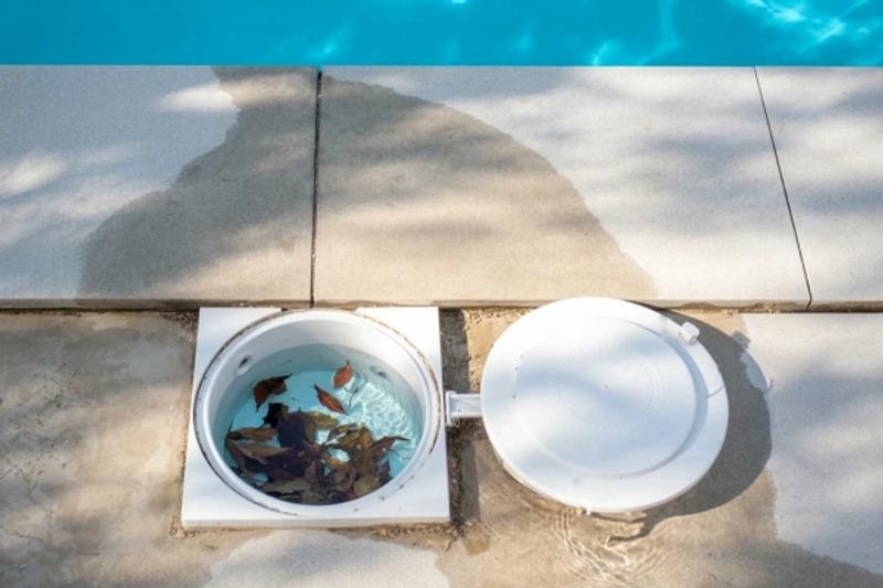 swimming pool cleaning servce in Scottsdale Arizona