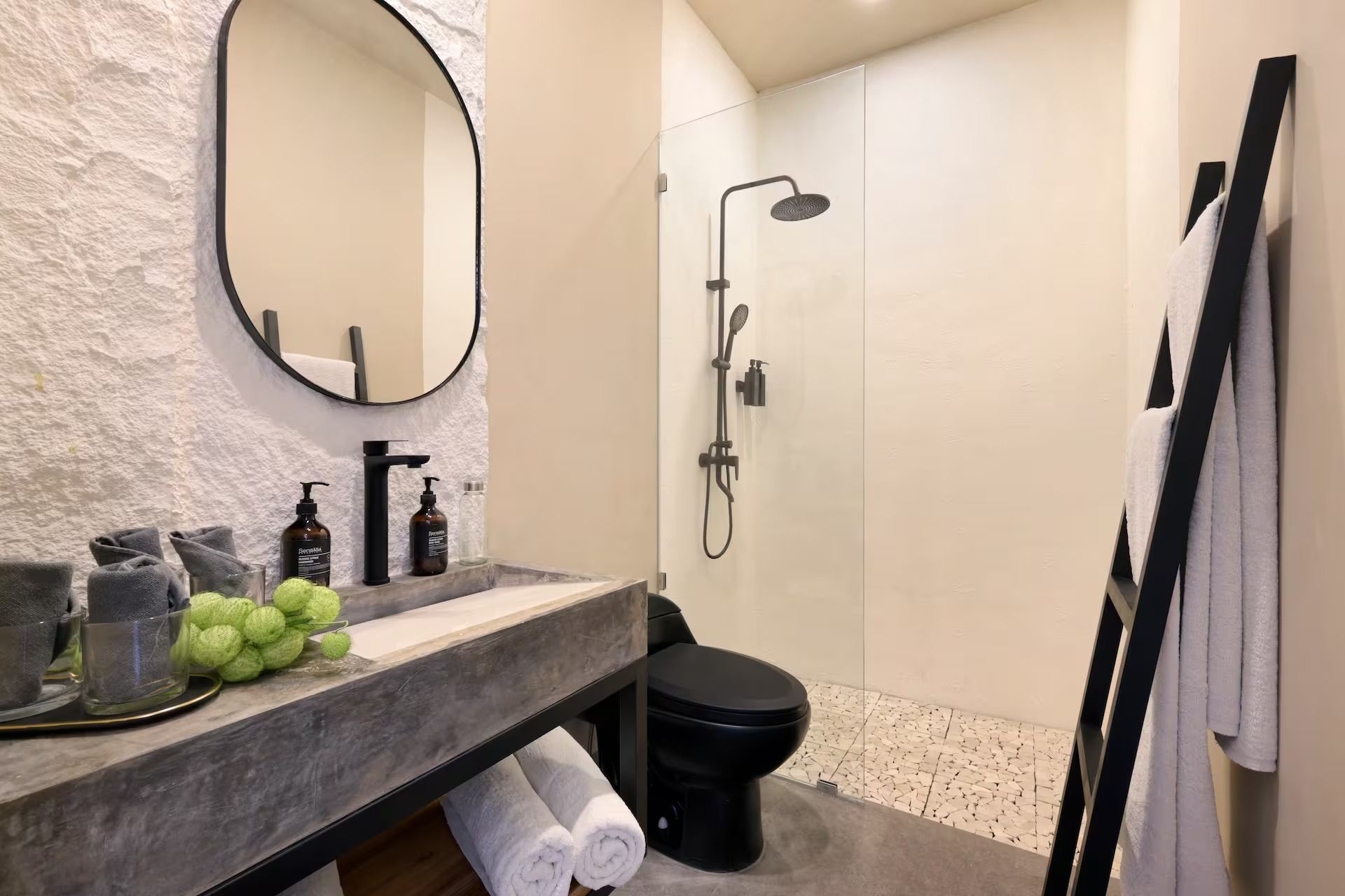 Bathrooms — photo 39