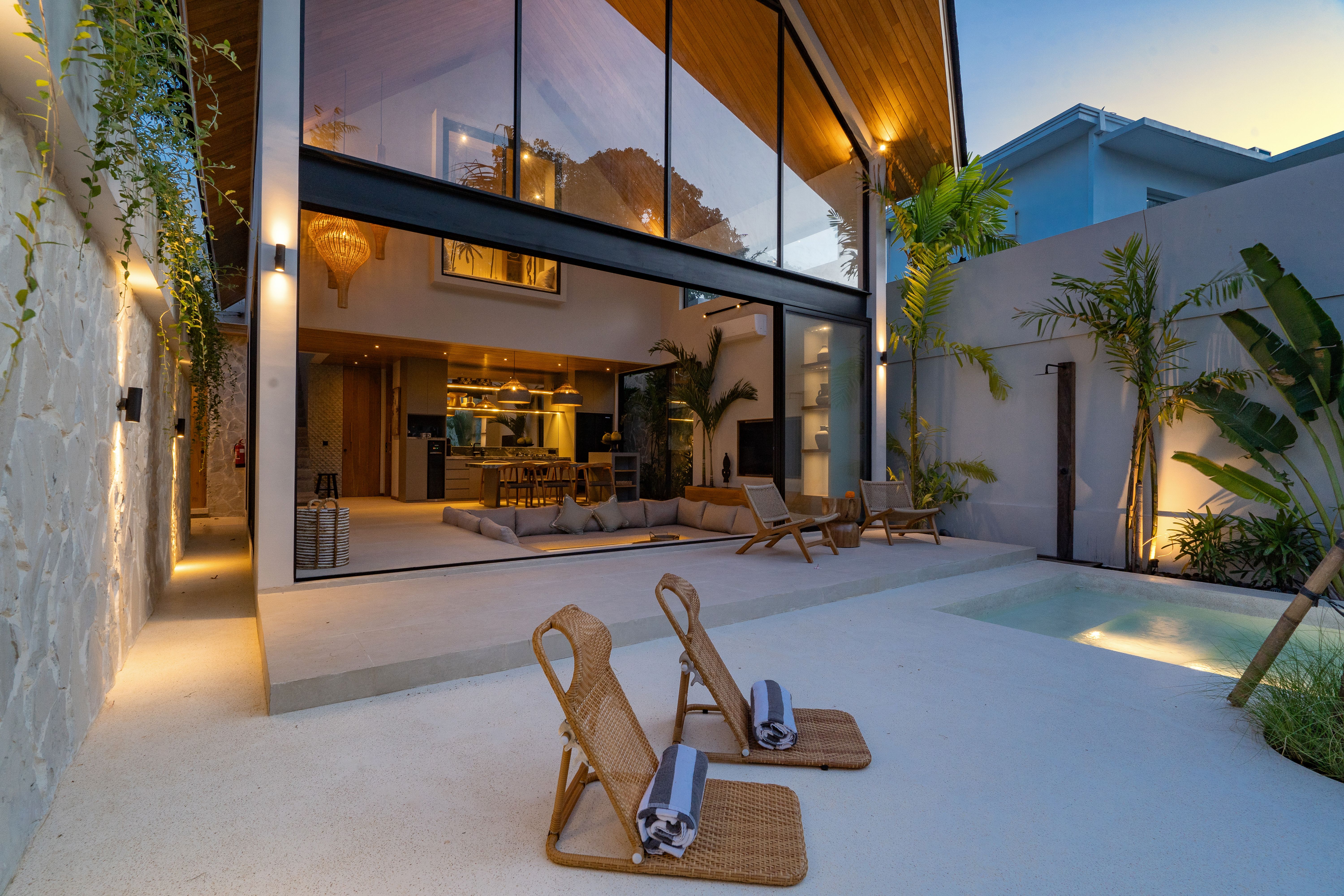 Exterior — photo 6