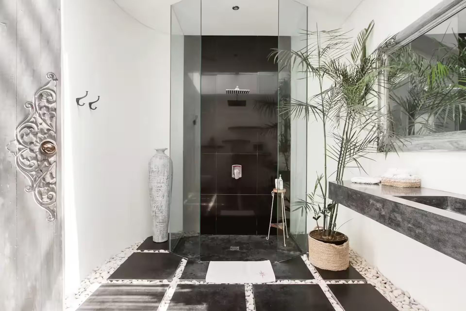 Bathrooms — photo 25