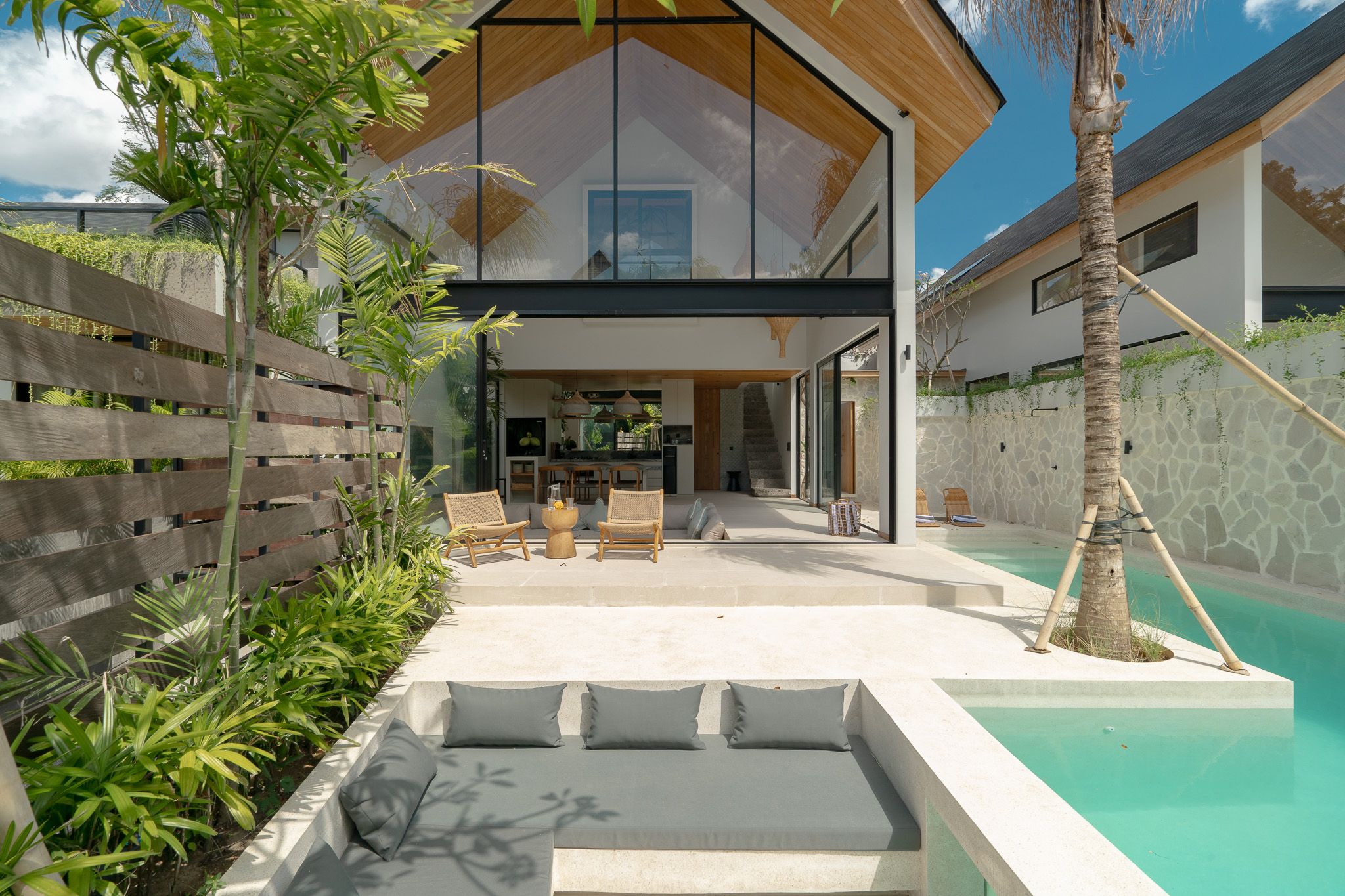Exterior — photo 11