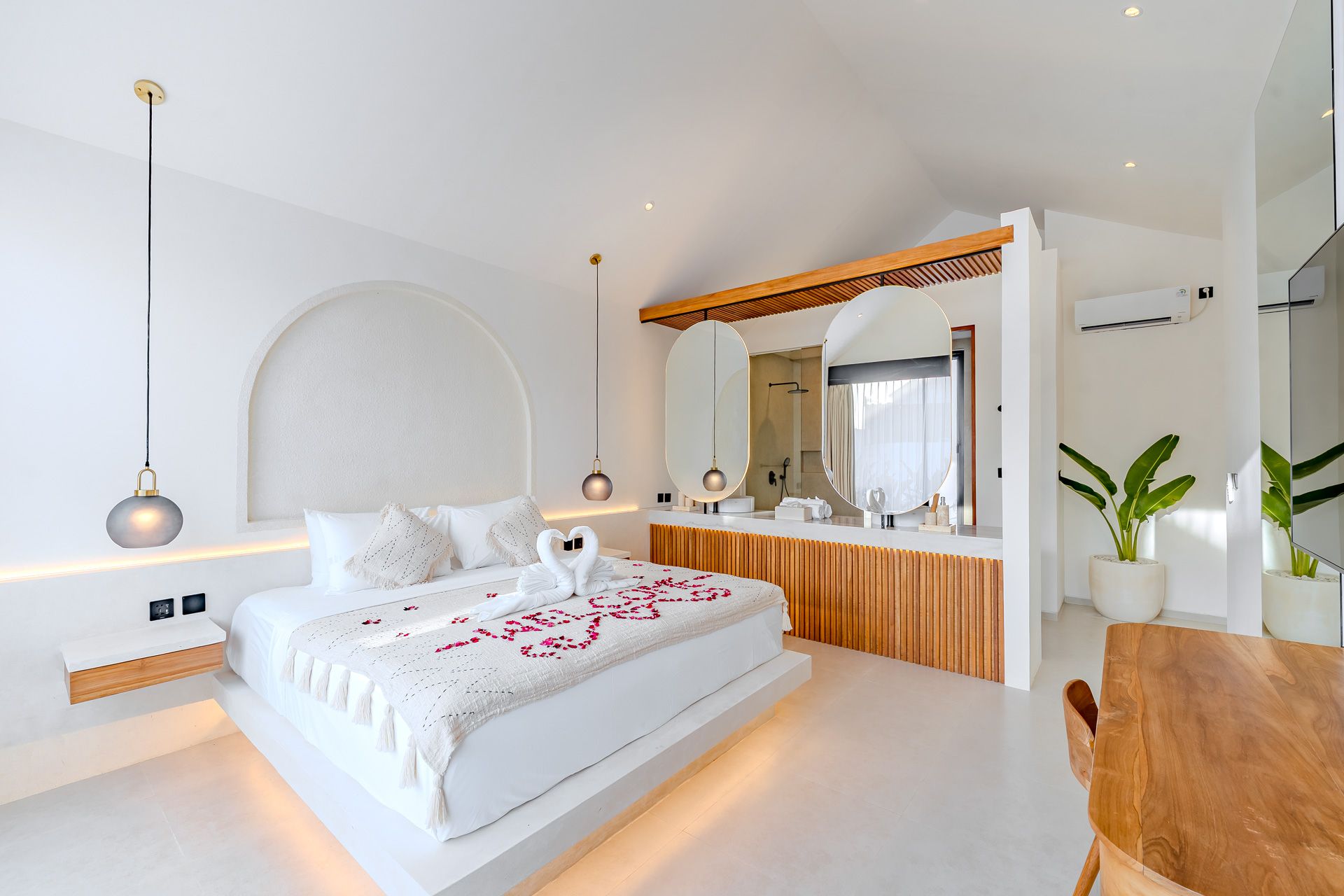 Bedrooms — photo 24