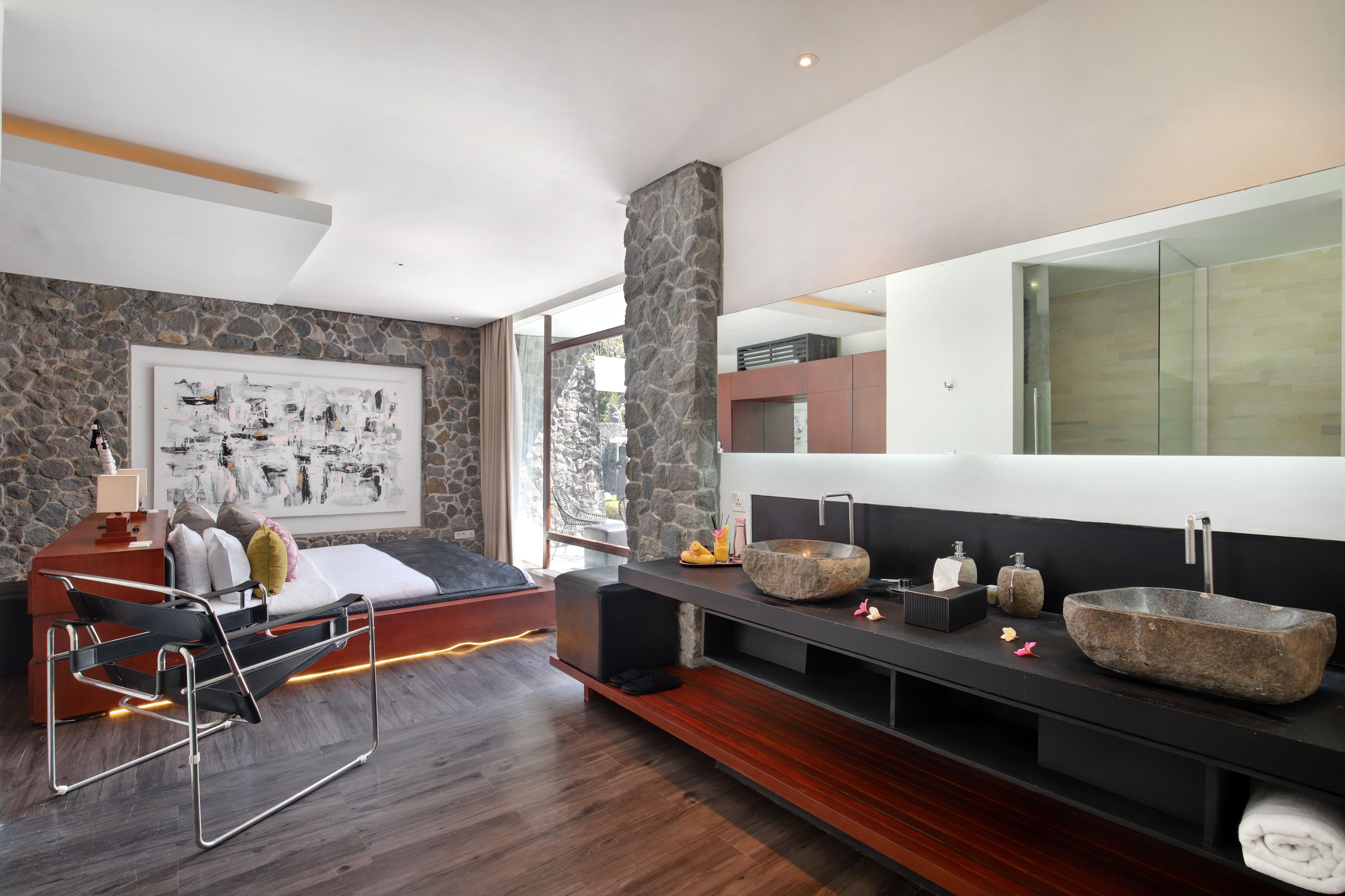 Bedrooms — photo 25