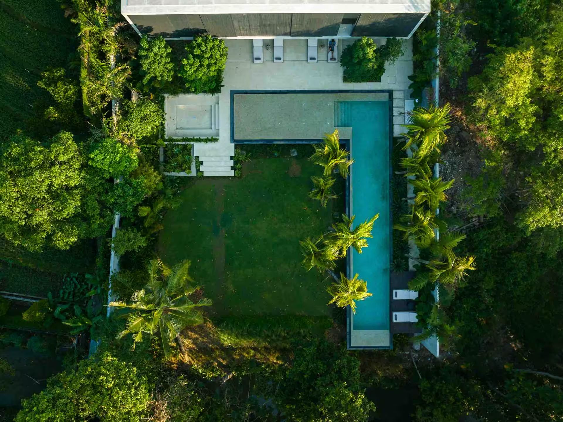 Exterior — photo 4