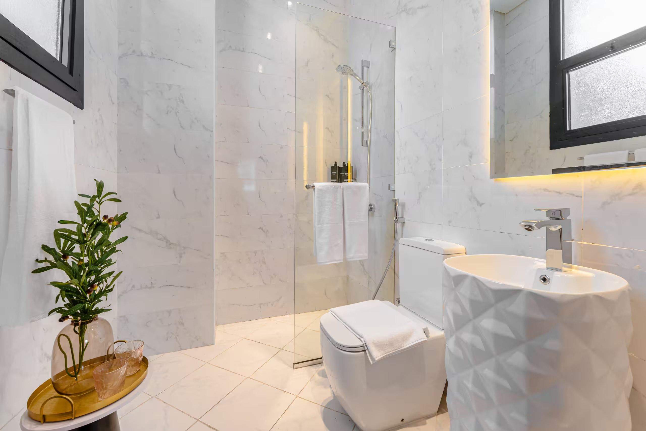Bathrooms — photo 23