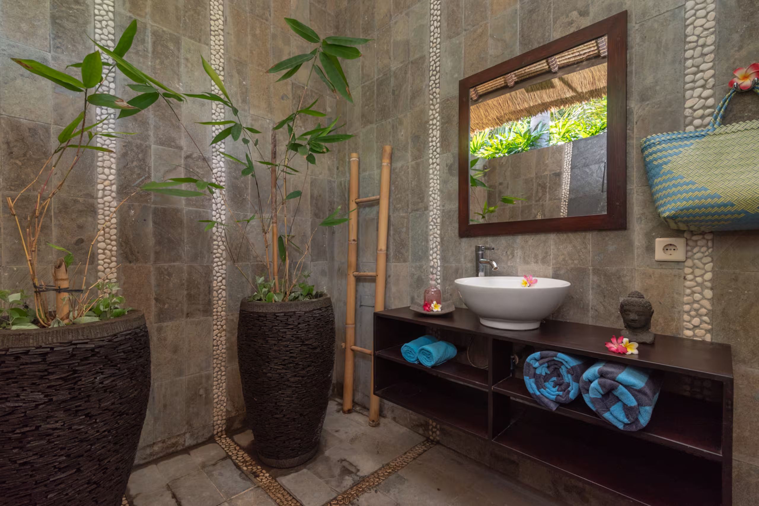 Bathrooms — photo 28