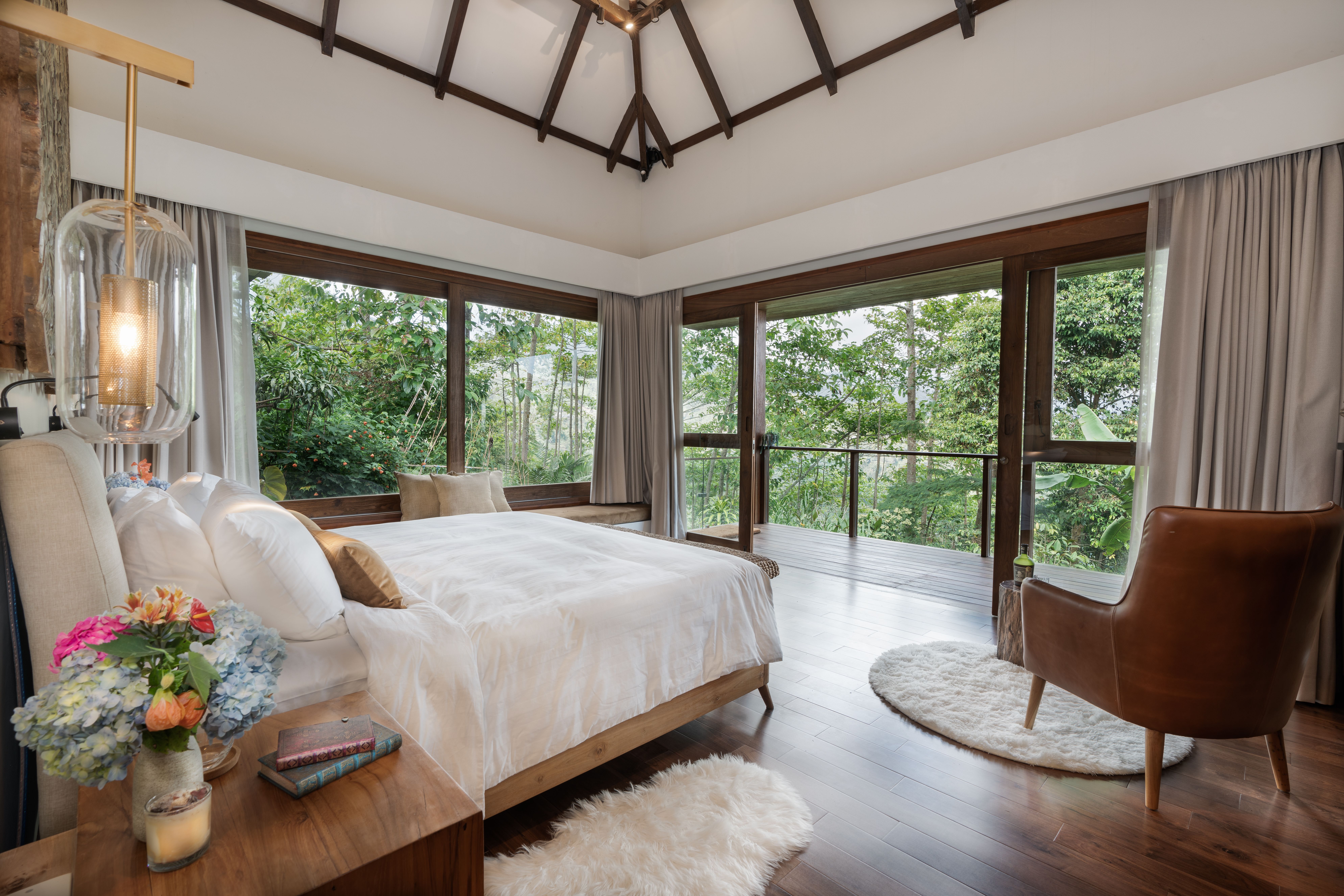 Bedrooms — photo 11