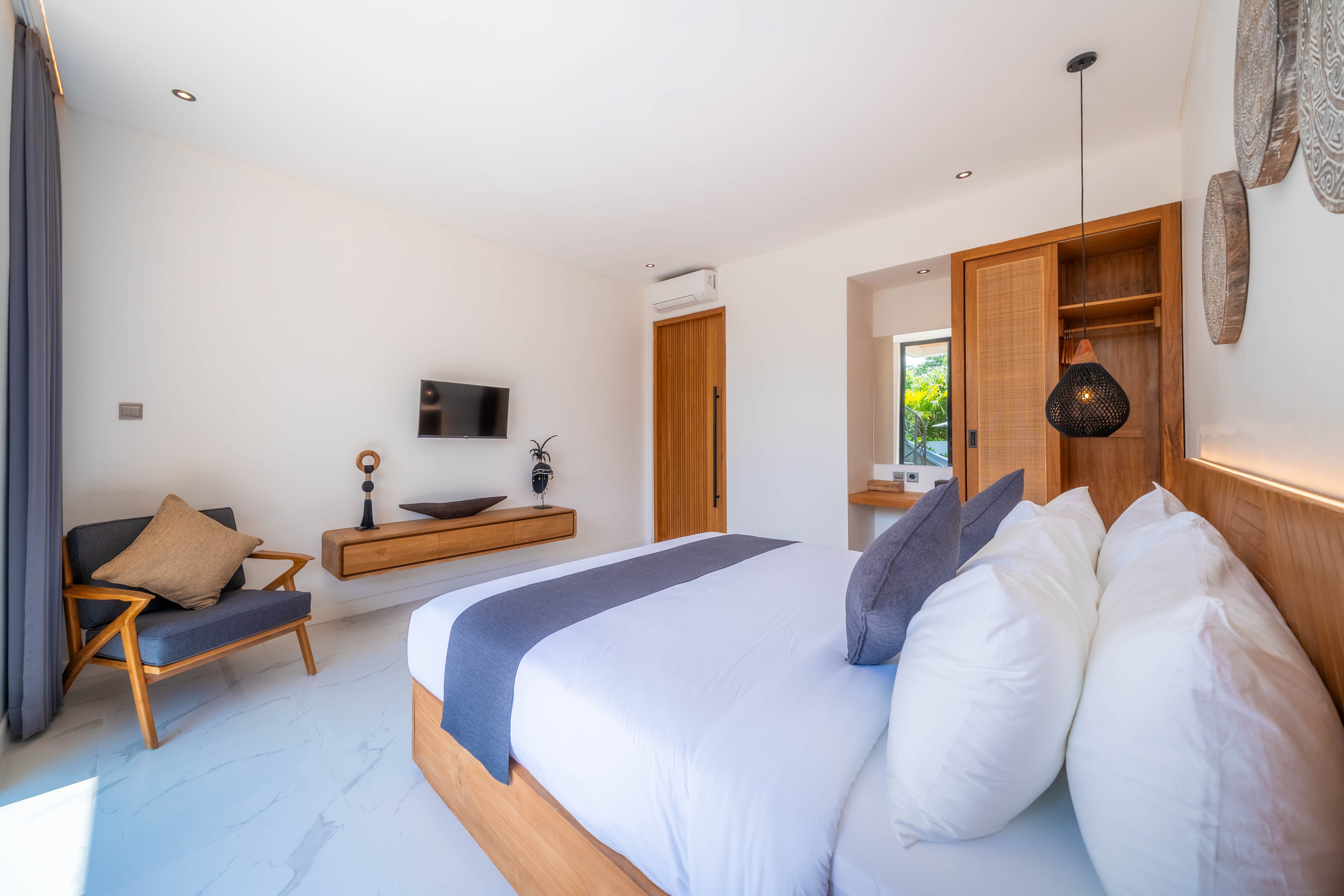 Bedrooms — photo 22
